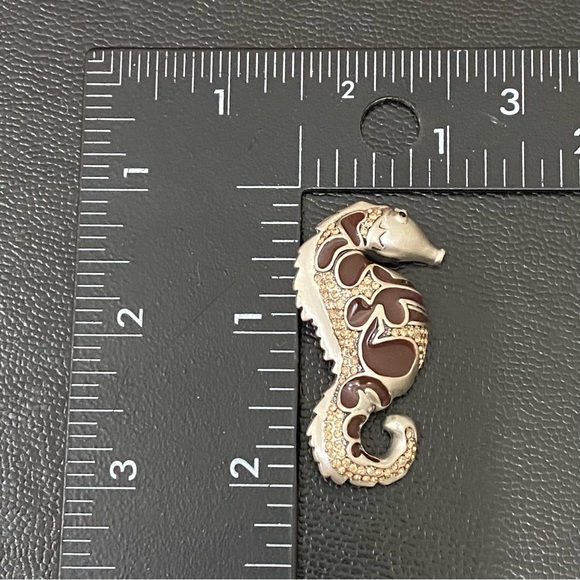 Unsigned Silver-tone Enameled Rhinestones Seahorse Figural Pendant Brooch 11.3g - Picture 10 of 12
